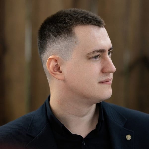 Сотрудник Михаил Михеев